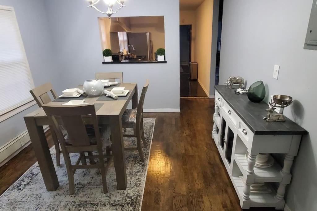 Quiet 3 Bedroom Apartment In Private Home New York Exterior photo