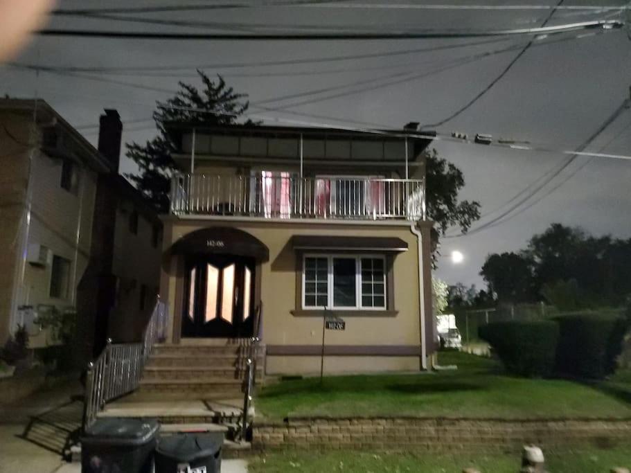 Quiet 3 Bedroom Apartment In Private Home New York Exterior photo